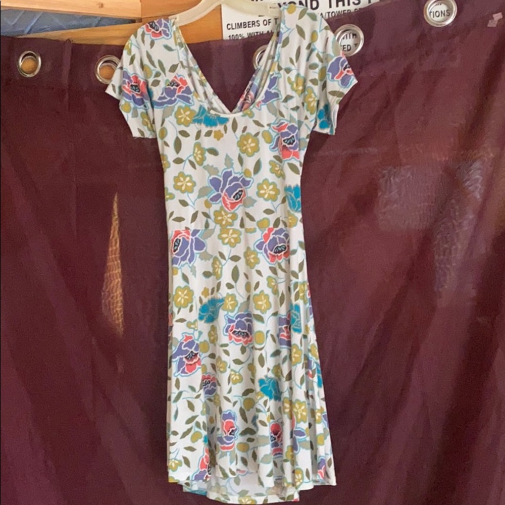 Floral dress with open back 🦋❣️
